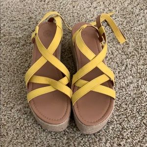 Size 8 yellow platform espadrille, never worn!!!